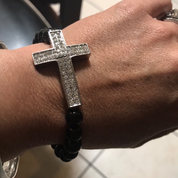 Cross Handmade Rhinestone Bracelet - Picture 3 of 4